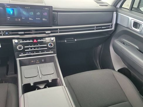 Used 2024 Hyundai Santa Fe SE FWD image 19