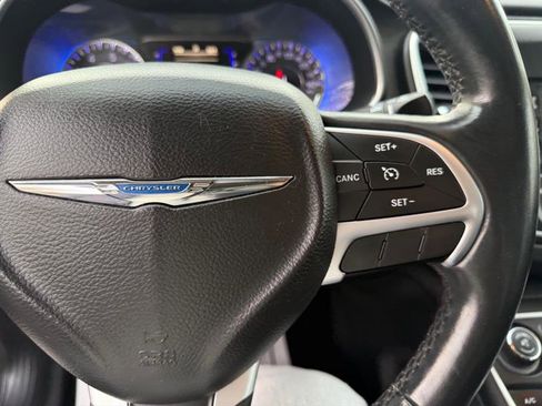 Used 2015 Chrysler 200 Limited w/ Convenience Group image 18