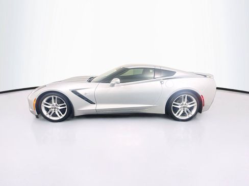 Used 2019 Chevrolet Corvette Stingray Coupe RWD image 2