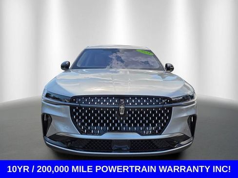 Used 2025 Lincoln Nautilus Premier AWD/4WD image 8