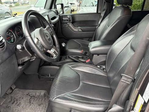 Used 2018 Jeep Wrangler Unlimited Sahara image 19