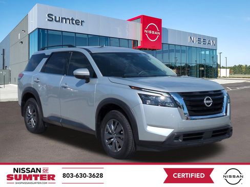 Certified 2025 Nissan Pathfinder SV w/ SV Premium Package FWD image 1
