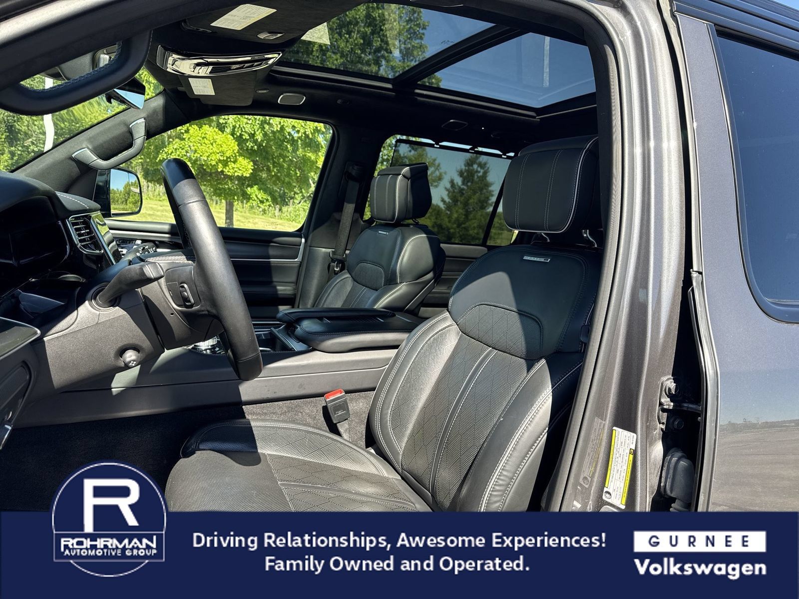Used 2024 Jeep Grand Wagoneer Series II Obsidian w/ Quick Order Packagew 28T AWD/4WD image 11