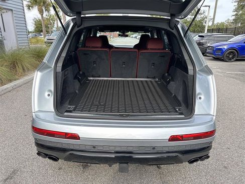 Used 2024 Audi SQ7 Premium Plus w/ S Sport Package image 11