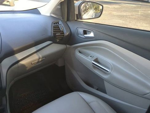 Used 2019 Ford Escape SEL image 16