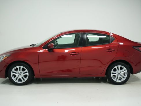Used 2017 Toyota Yaris iA image 7