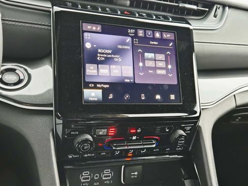 Used 2023 Jeep Grand Cherokee Altitude image 24