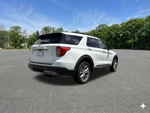 Used 2023 Ford Explorer XLT w/ Equipment Group 202A AWD/4WD image 9