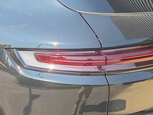 Certified 2025 Porsche Cayenne E-Hybrid AWD/4WD image 26