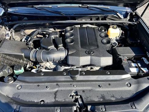 Used 2021 Toyota 4Runner Limited image 9