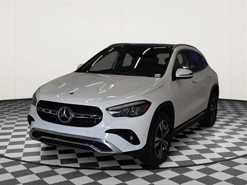 New 2025 Mercedes-Benz GLA 250 4MATIC image 5