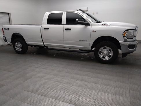 Used 2022 RAM 2500 Tradesman w/ Chrome Appearance Group AWD/4WD image 11