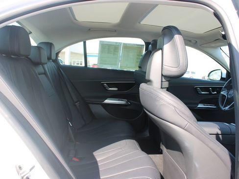 Used 2025 Mercedes-Benz E 350 Sedan image 31