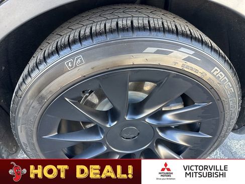 Used 2021 Tesla Model Y 2WD image 11