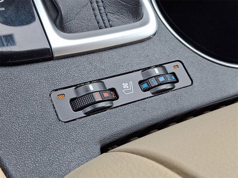 Used 2019 Toyota Highlander Limited image 27