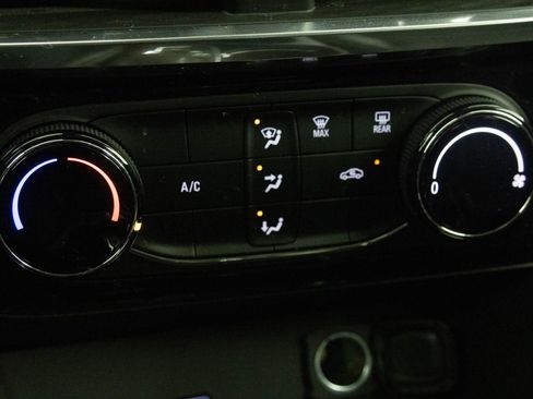 Used 2024 Buick Encore GX Sport Touring image 23