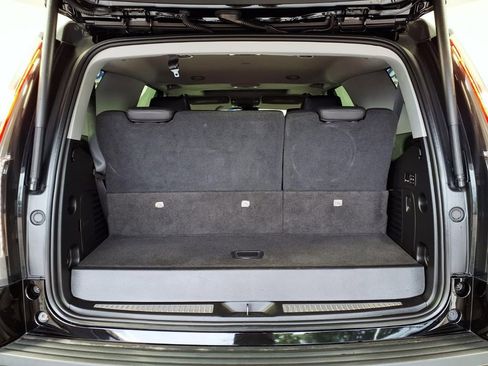 Used 2020 Cadillac Escalade Luxury RWD image 10