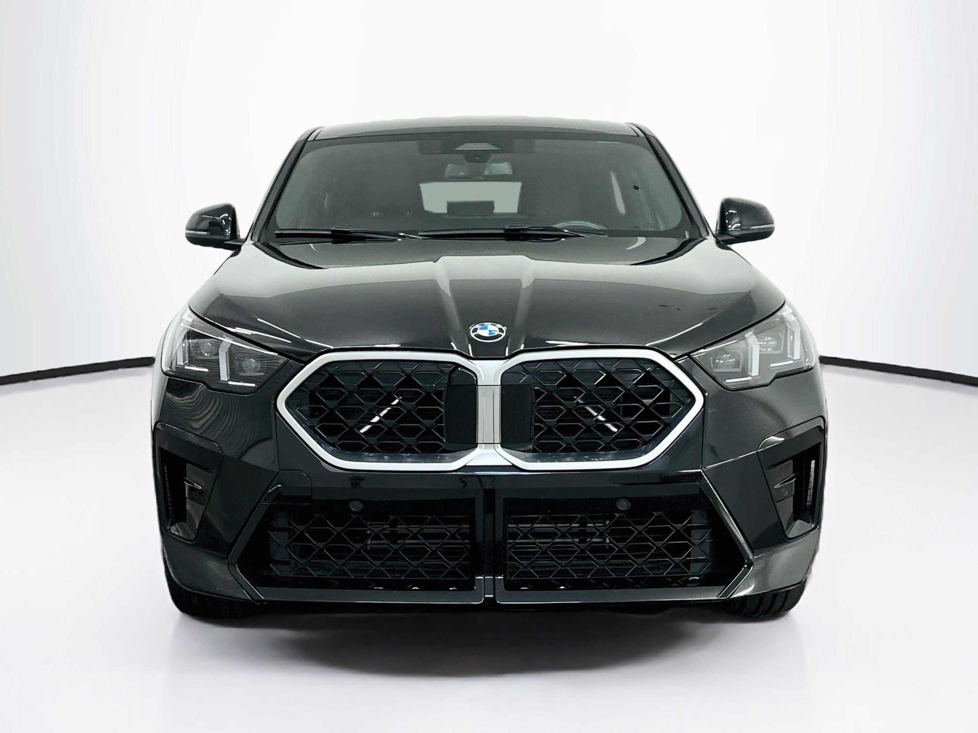 Used 2026 BMW X2 xDrive28i AWD/4WD image 2