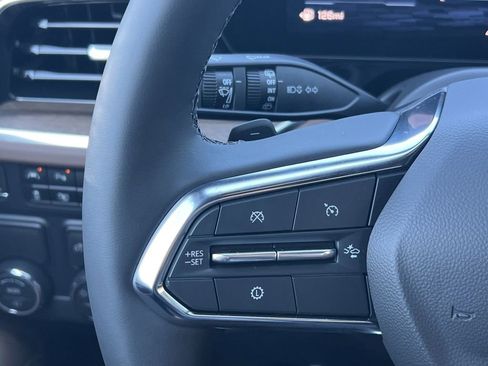 New 2026 Chevrolet Suburban High Country image 11