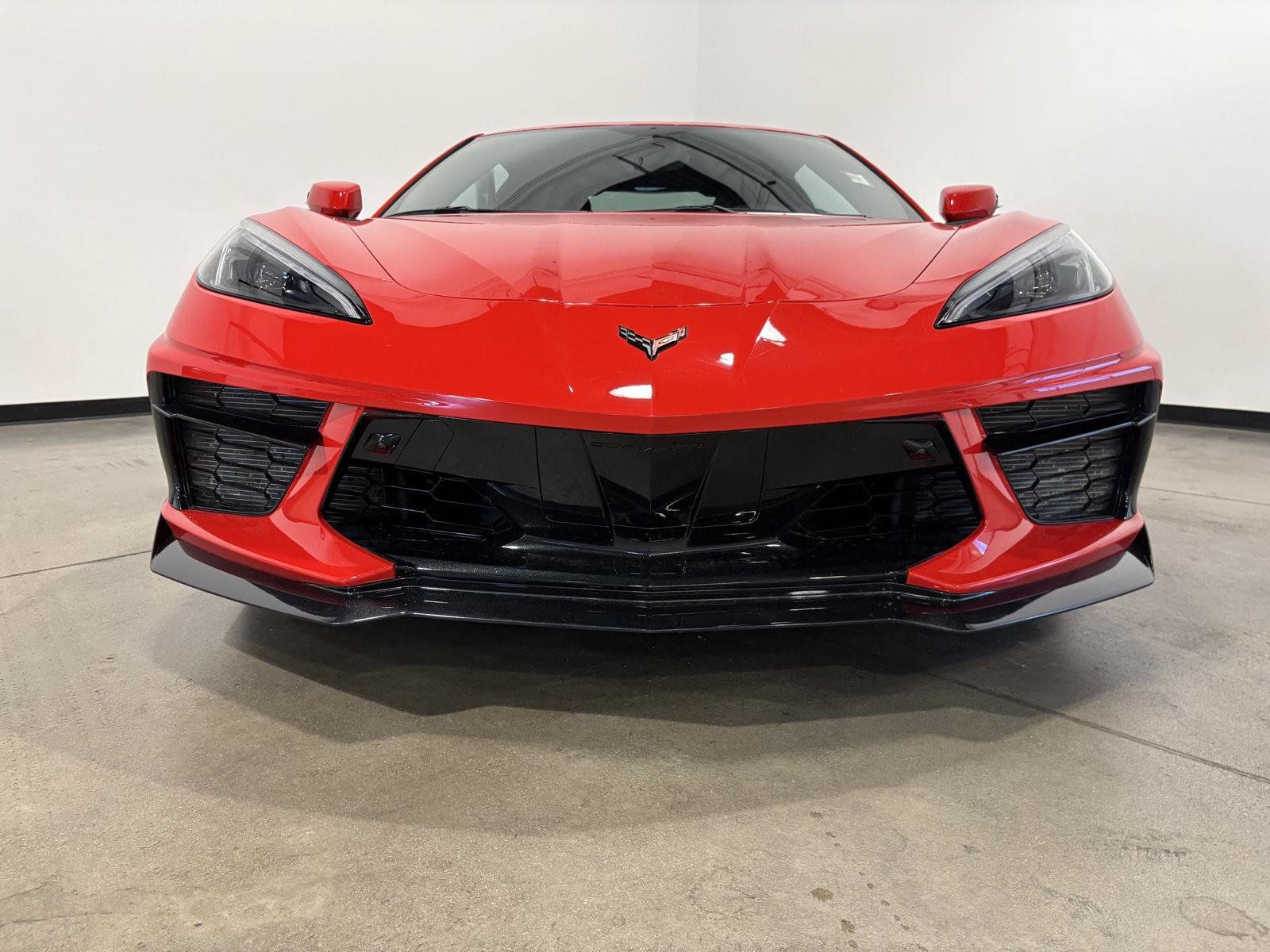 Used 2022 Chevrolet Corvette Stingray Preferred Cpe w/ Z51 Performance Package RWD image 8