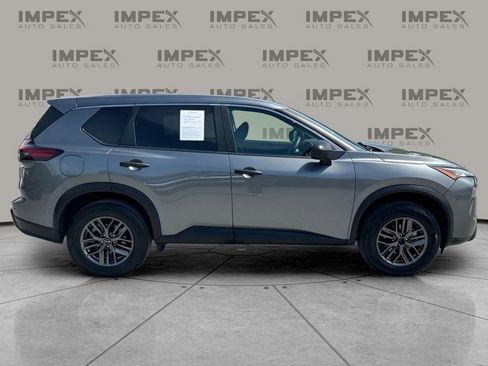 Used 2024 Nissan Rogue S FWD image 6