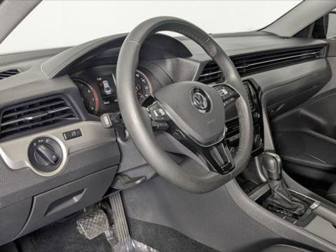 Used 2022 Volkswagen Passat 2.0T SE image 26