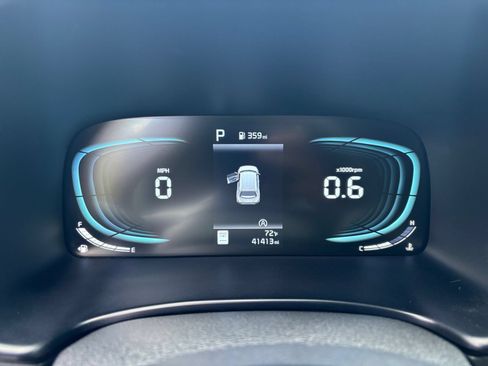 Used 2025 Kia Soul LX w/ LX Technology Package FWD image 37