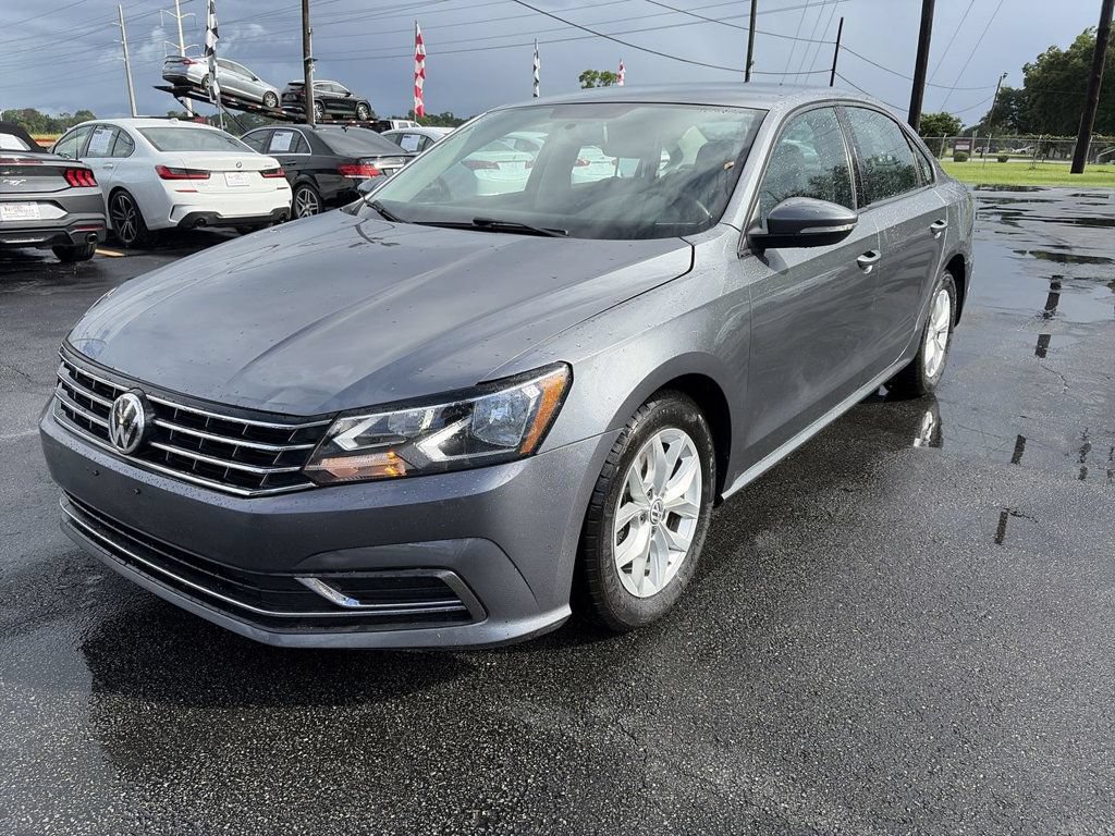Used 2018 Volkswagen Passat 2.0T S w/ Driver Assistance Package FWD image 1