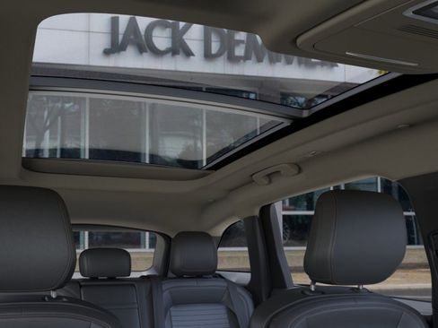 New 2026 Lincoln Nautilus Reserve AWD/4WD image 22
