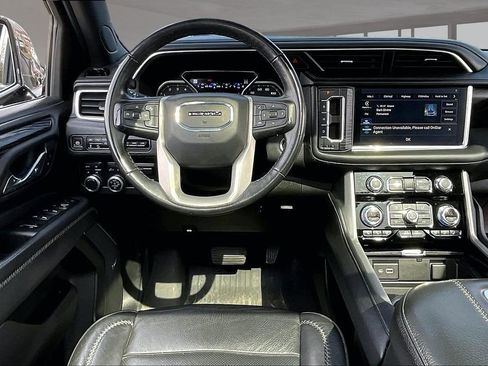 Used 2021 GMC Yukon Denali w/ Denali Premium Package image 5