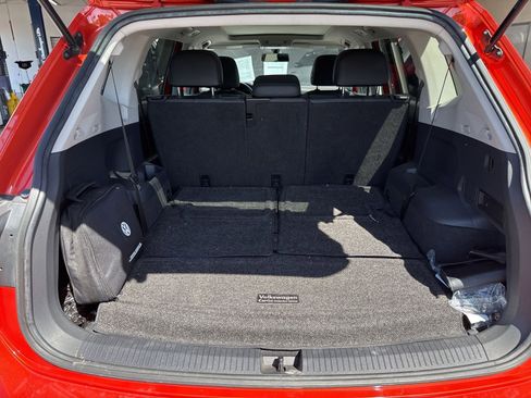 Used 2018 Volkswagen Tiguan SE w/ Panoramic Sunroof Package image 19