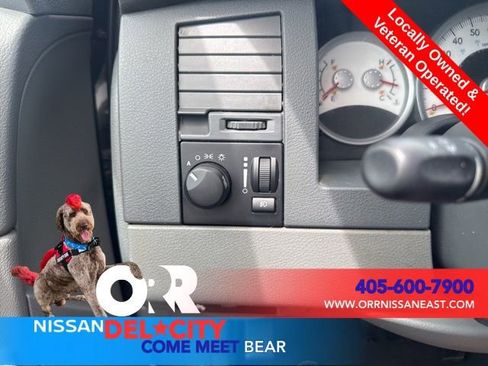 Used 2005 Dodge Durango Limited w/ Trailer Tow Group RWD image 21