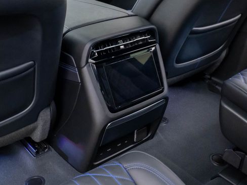 New 2025 Cadillac Escalade IQ Sport 1 w/ LPO, ONYX Package image 21