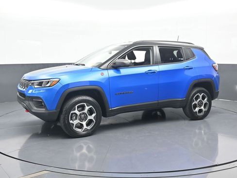 Used 2022 Jeep Compass Trailhawk image 2