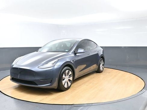 Used 2022 Tesla Model Y Long Range AWD/4WD image 4