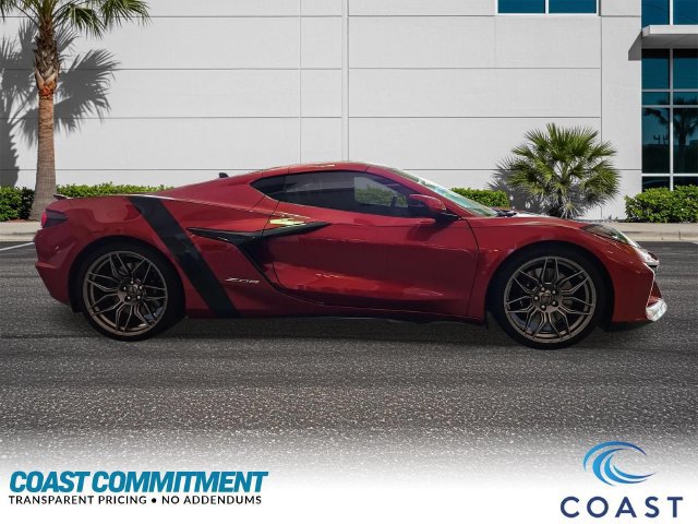 Used 2025 Chevrolet Corvette Z06 w/ Chrome Exterior Badge Package RWD image 5
