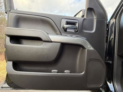 Used 2018 Chevrolet Silverado 1500 LT w/ All Star Edition image 11