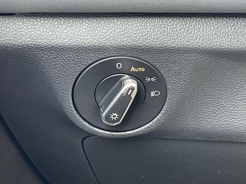 New 2026 Volkswagen Jetta SE FWD image 15