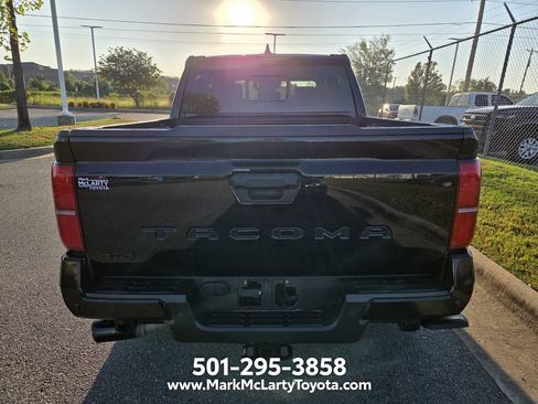 Used 2025 Toyota Tacoma TRD Sport w/ TRD Sport Premium Package AWD/4WD image 4