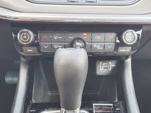 Certified 2023 Jeep Compass Limited AWD/4WD image 12