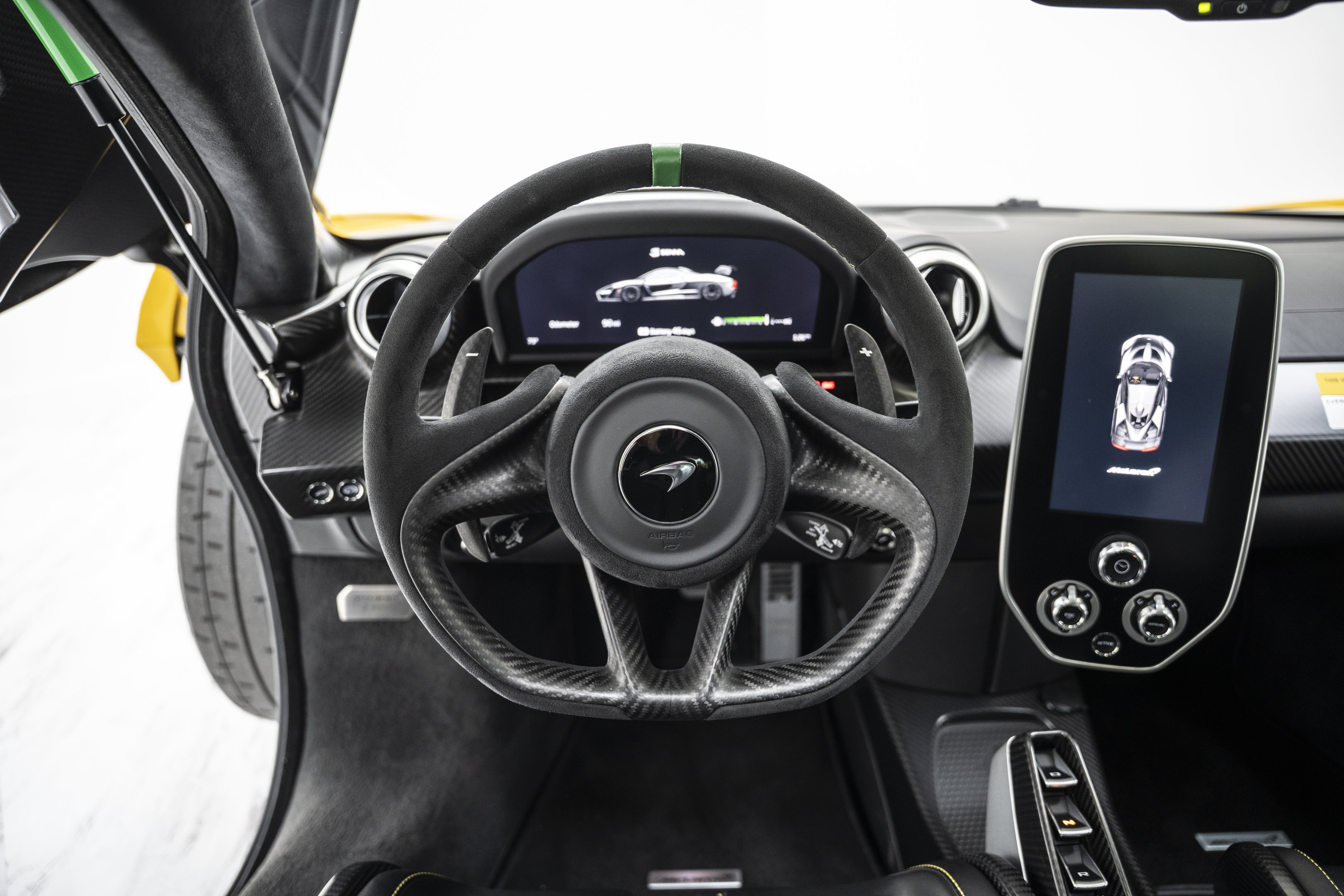Used 2019 McLaren Senna RWD image 40