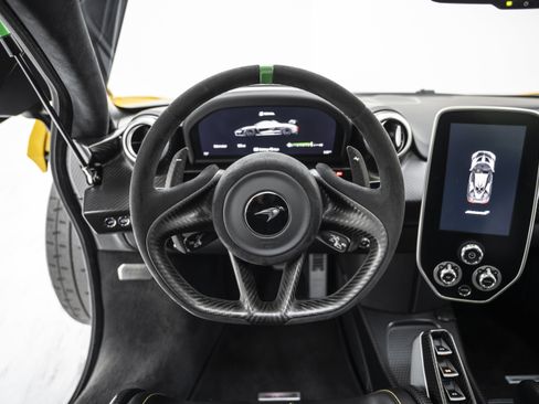 Used 2019 McLaren Senna RWD image 40