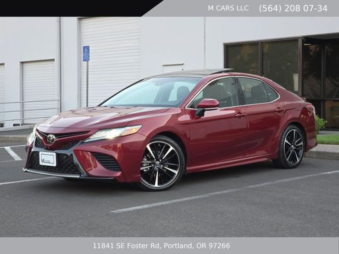 Used 2018 Toyota Camry XSE w/ Driver Assist Package FWD image 2