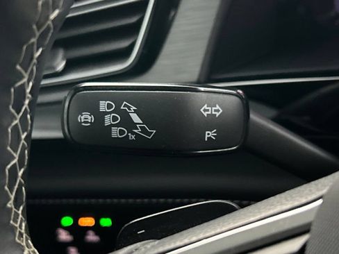 Used 2024 Volkswagen Atlas Cross Sport SE FWD image 29