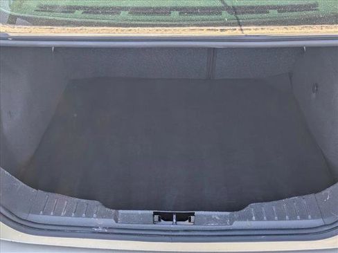 Used 2018 Ford Focus SE FWD image 6