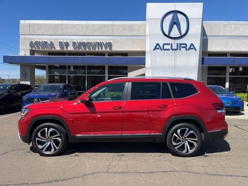 Used 2023 Volkswagen Atlas SEL AWD/4WD image 2
