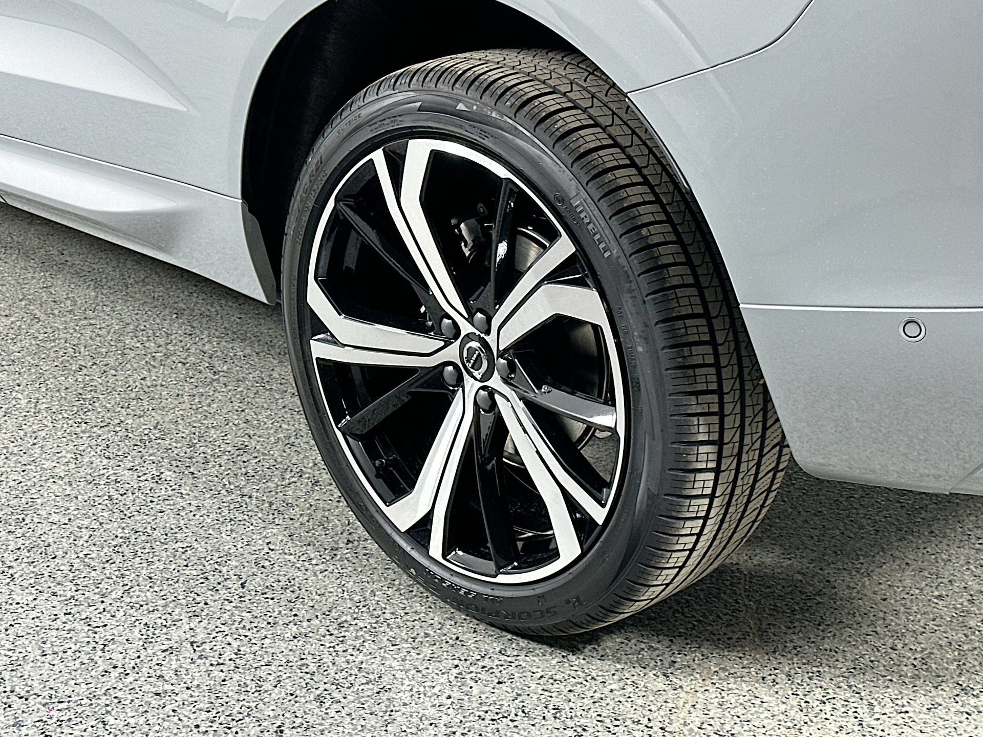Certified 2025 Volvo XC60 B5 Ultra w/ Protection Package Premier AWD/4WD image 21