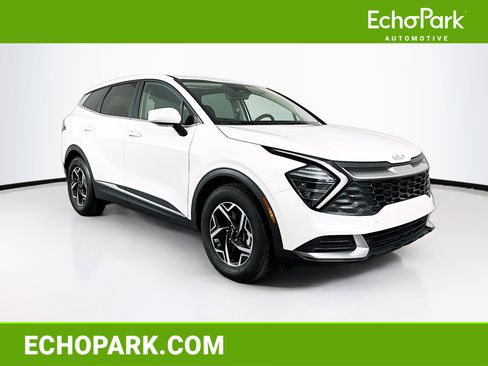 Used 2025 Kia Sportage LX FWD image 1
