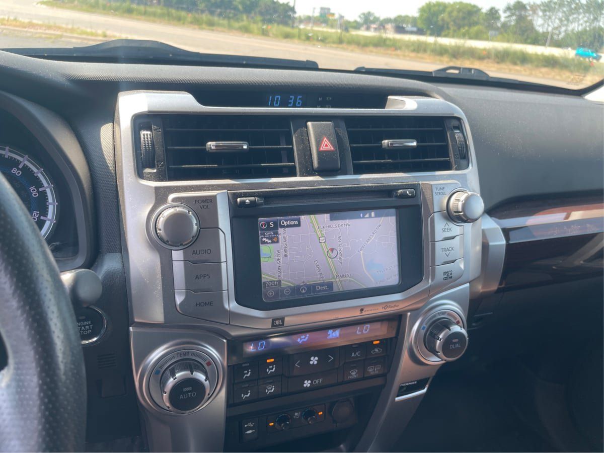 Used 2015 Toyota 4Runner Limited AWD/4WD image 26