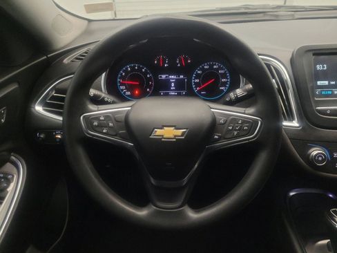Used 2018 Chevrolet Malibu LT image 22